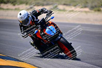 media/Mar-25-2024-Moto Forza (Mon) [[8d4319bd68]]/4-Novice Group/Session 3 (Turn 16 Inside)/